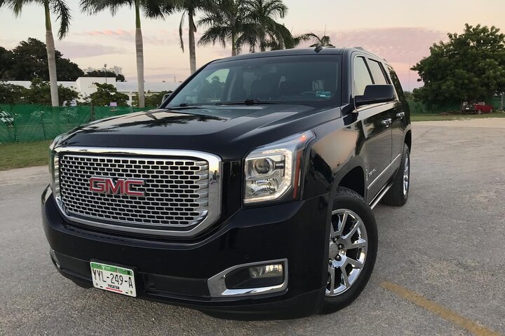 Transporte privado de lujo desde el aeropuerto de CUN a Puerto Morelos